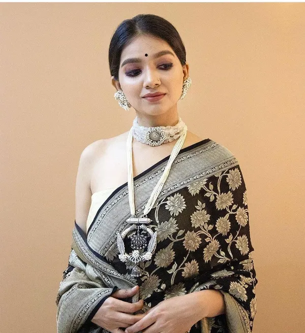 Mesmeric_Black_Soft_Banarasi_Silk_Saree_With_Opulent_Blouse_Piece