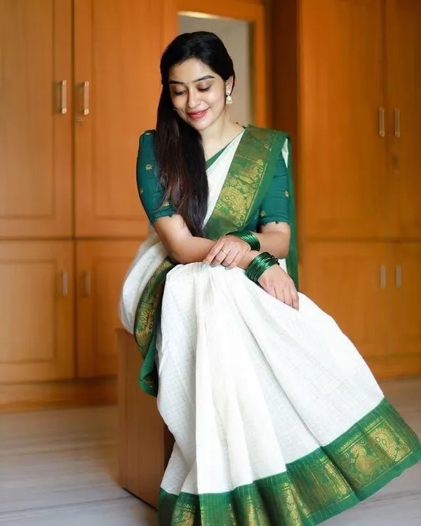 Moiety_Off_White_Soft_Banarasi_Silk_Saree_With_Panoply_Blouse_Piece