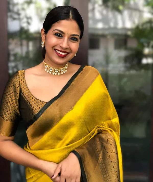 Moiety_yellow_Soft_Banarasi_Silk_Saree_With_Panoply_Blouse_Piece