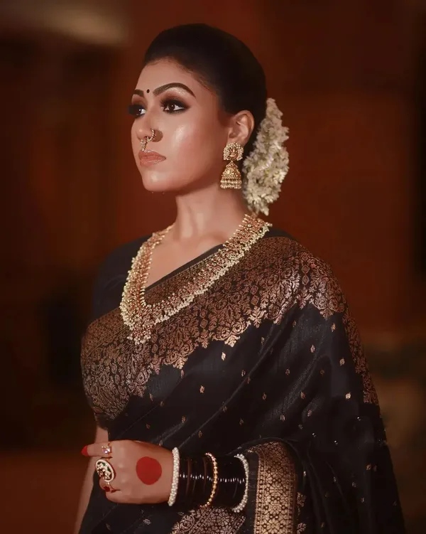 Banarasi_Silk_Saree_With_Lovely_Blouse_Piece_|_Outstanding_Black