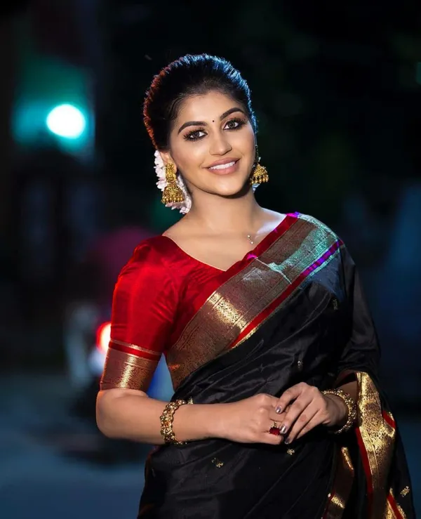 Banarasi_Silk_Saree_With_Lovely_Blouse_Piece_|_Outstanding_Black