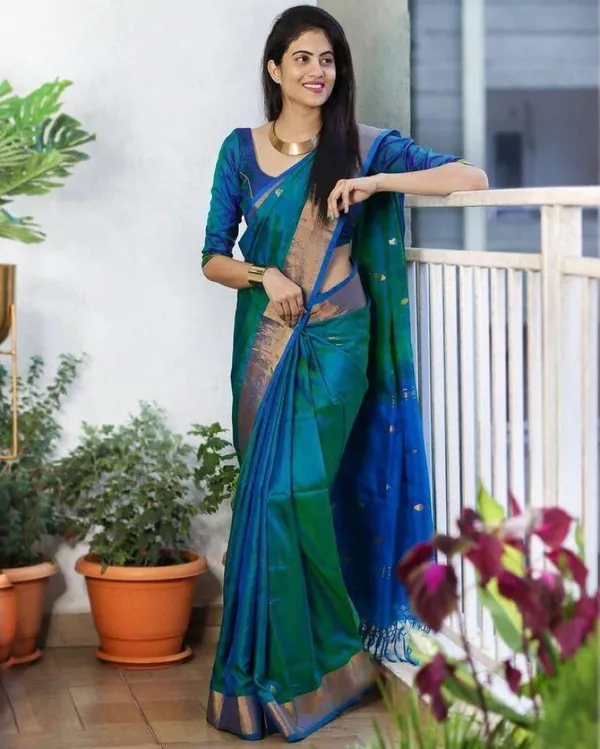 Outstanding_Rama_Soft_Silk_Saree_with_Invaluable_Blouse_Piece