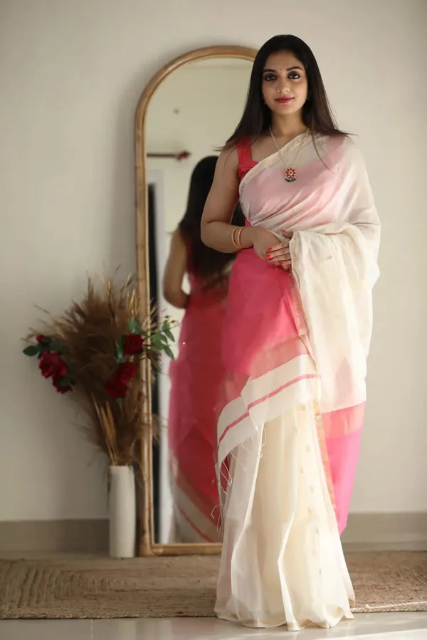 Cotton_Silk_Saree_with_Unstitched_Blouse
