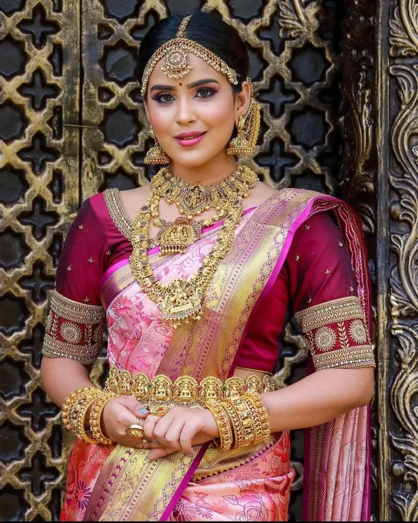 Quintessential_Pink_Soft_Banarasi_Silk_Saree_With_Nemesis_Blouse_Piece