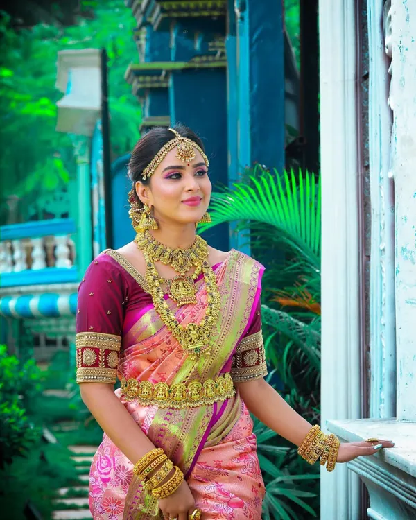 Quintessential_Pink_Soft_Banarasi_Silk_Saree_With_Nemesis_Blouse_Piece