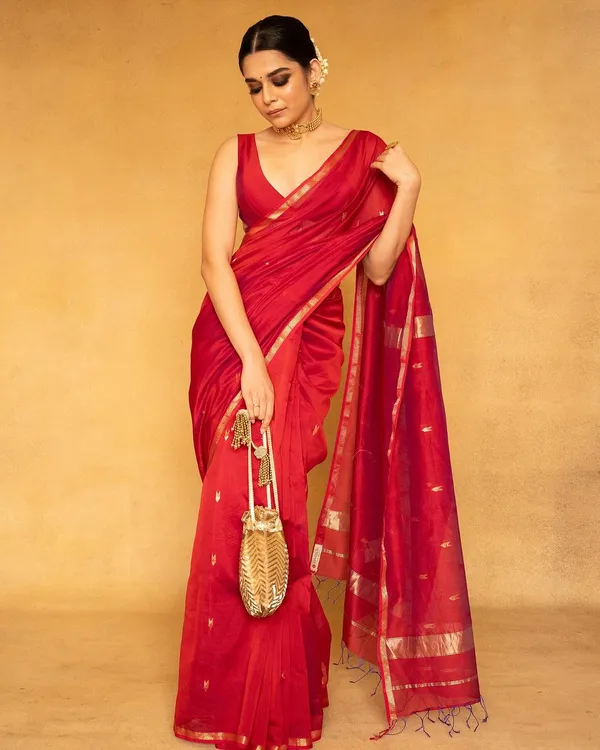 Cotton_Silk_Saree_with_Unstitched_Blouse