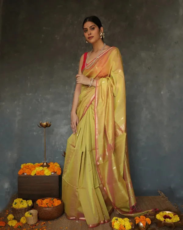Cotton_Silk_Saree_with_Unstitched_Blouse