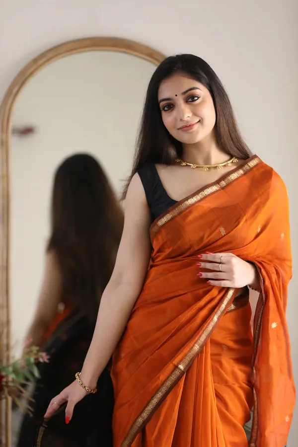 Cotton_Silk_Saree_with_Unstitched_Blouse