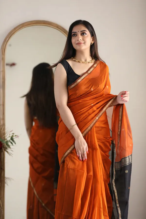 Cotton_Silk_Saree_with_Unstitched_Blouse
