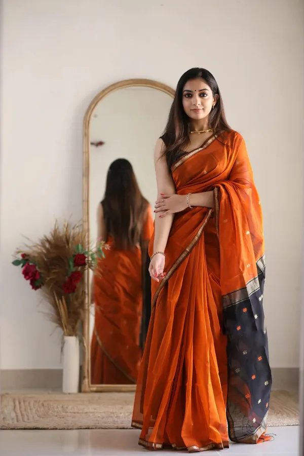 Cotton_Silk_Saree_with_Unstitched_Blouse