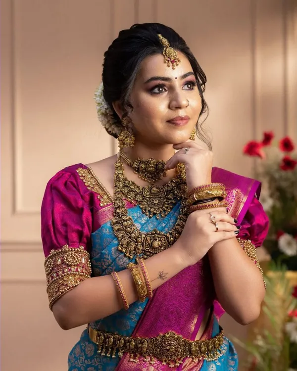 Staggering_Firozi_Soft_Banarasi_Silk_Saree_With_Imaginative_Blouse_Piece