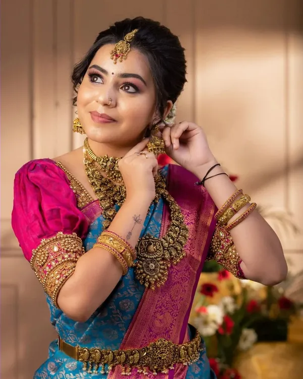 Staggering_Firozi_Soft_Banarasi_Silk_Saree_With_Imaginative_Blouse_Piece