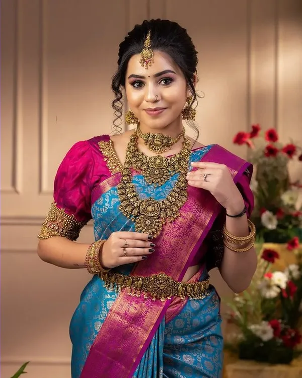 Staggering_Firozi_Soft_Banarasi_Silk_Saree_With_Imaginative_Blouse_Piece