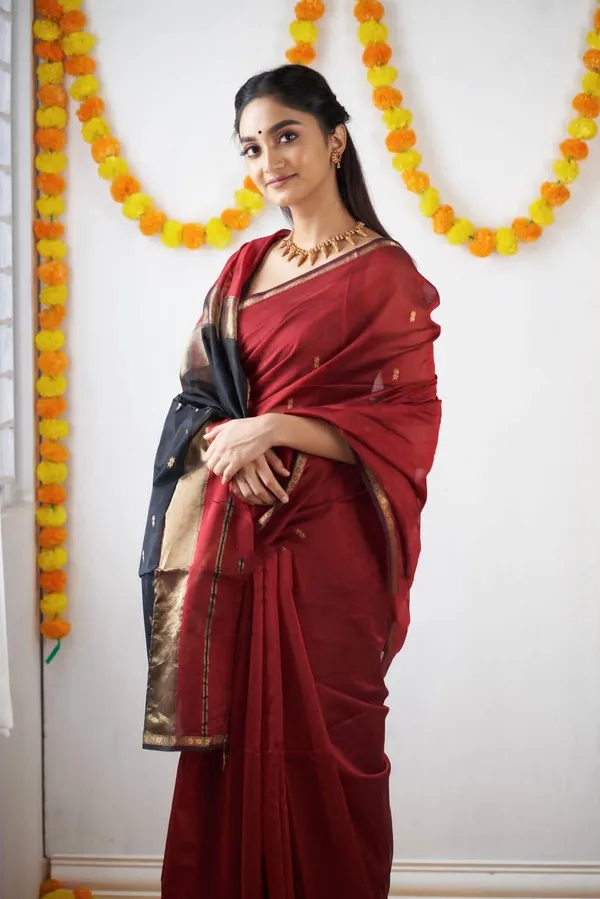 Cotton_Silk_Saree_with_Unstitched_Blouse