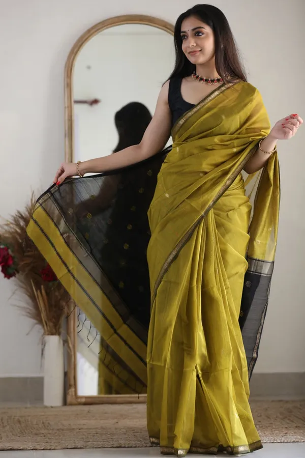 Cotton_Silk_Saree_with_Unstitched_Blouse
