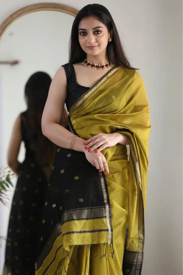 Cotton_Silk_Saree_with_Unstitched_Blouse