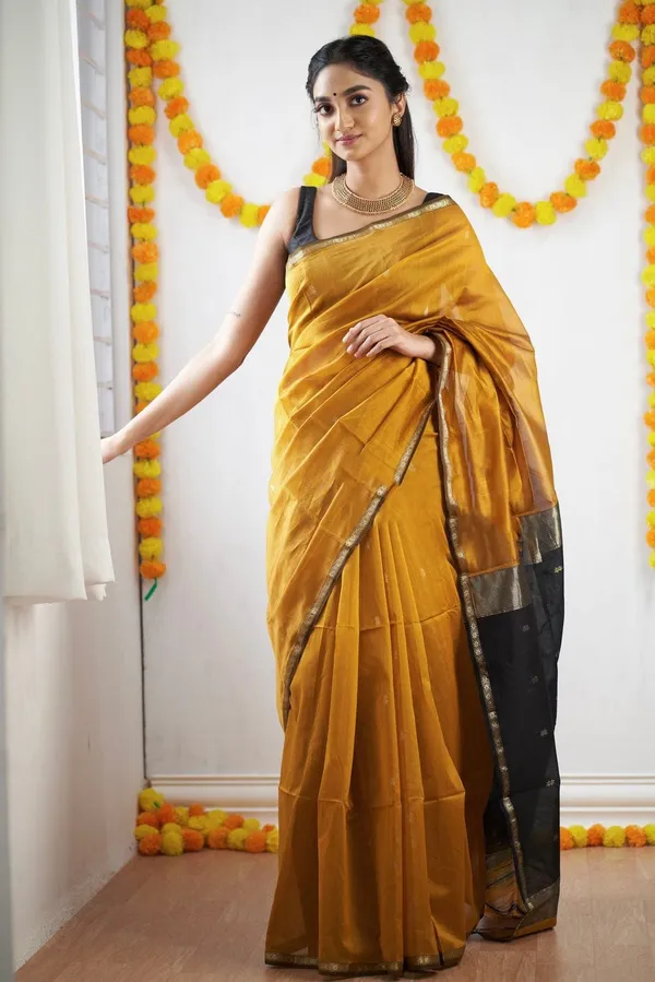Cotton_Silk_Saree_with_Unstitched_Blouse