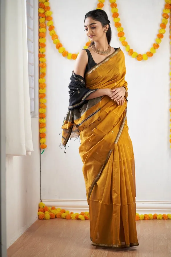 Cotton_Silk_Saree_with_Unstitched_Blouse