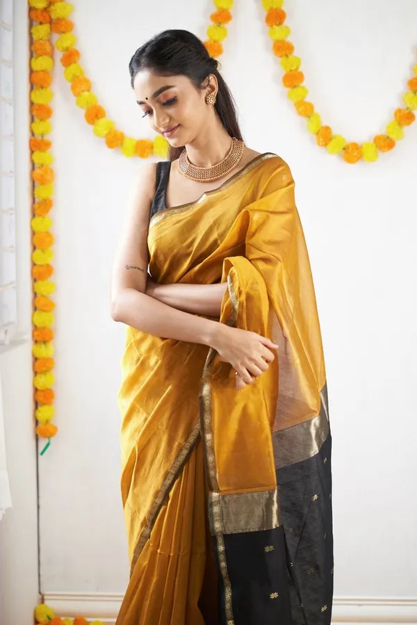 Cotton_Silk_Saree_with_Unstitched_Blouse