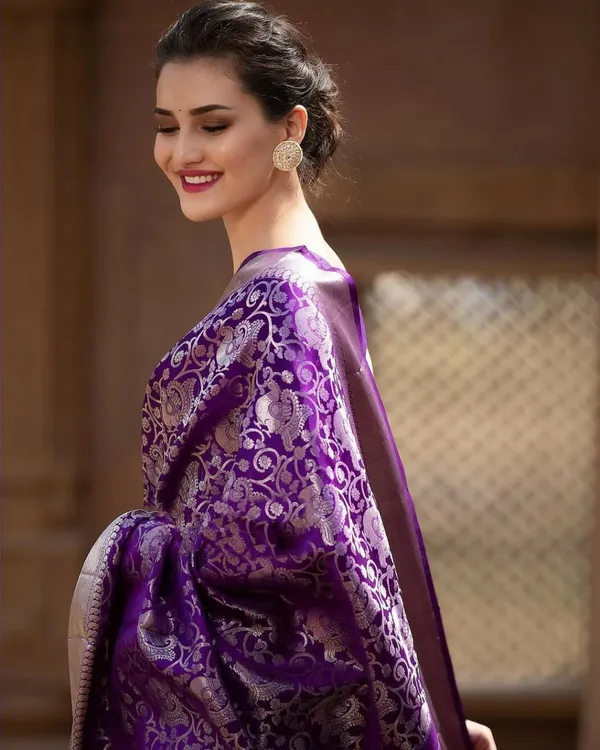 Tremendous_Purple_Soft_Banarasi_Silk_Saree_With_Supernal_Blouse_Piece