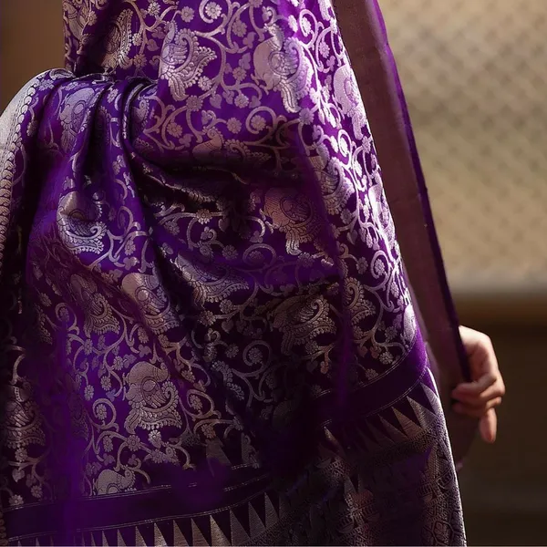 Tremendous_Purple_Soft_Banarasi_Silk_Saree_With_Supernal_Blouse_Piece