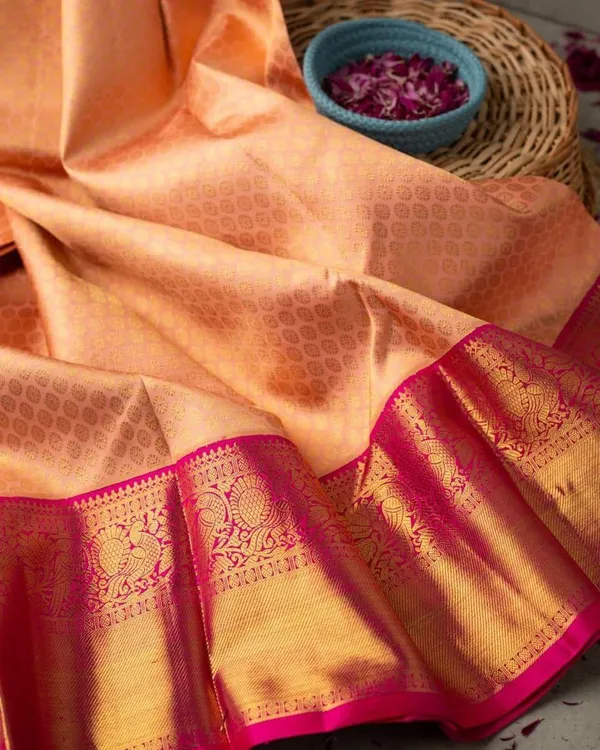 Woven_Banarasi_Silk_Saree_with_Blouse_Piece