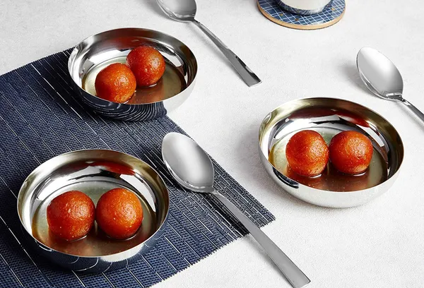 Apple_Plate_/_Halwa_Plate_/_Dessert_Bowl_/_Plate,_Set_of_6,_Stainless_Steel_(Available_in_4_sizes)