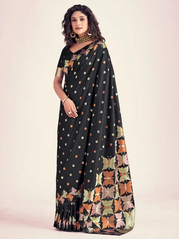 Black_Banarasi_Silk_Traditional_Wear_Saree