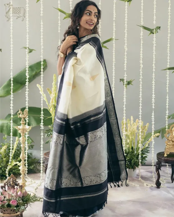 White_Banarasi_Silk_Traditional_Wear_Saree