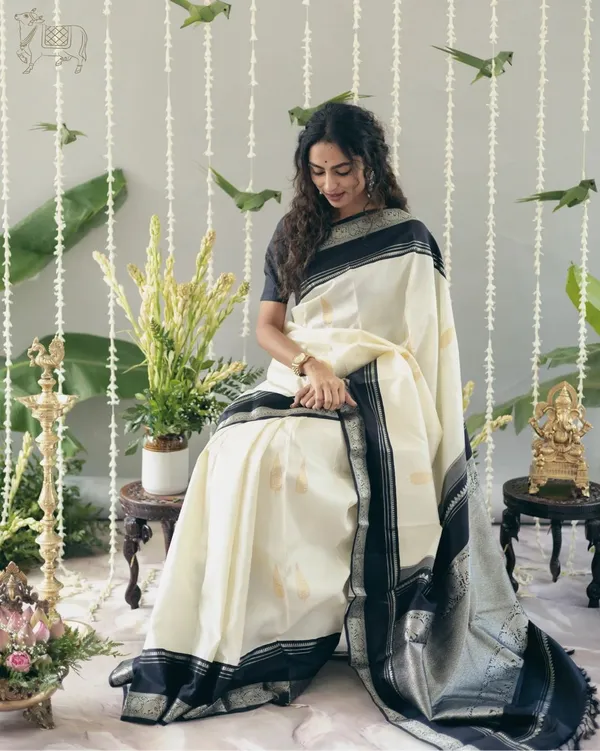 White_Banarasi_Silk_Traditional_Wear_Saree