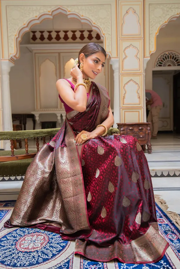 Maroon_Banarasi_Silk_Traditional_Wear_Saree