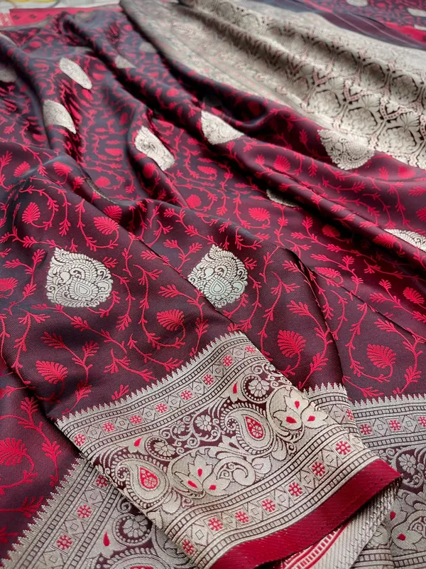 Maroon_Banarasi_Silk_Traditional_Wear_Saree