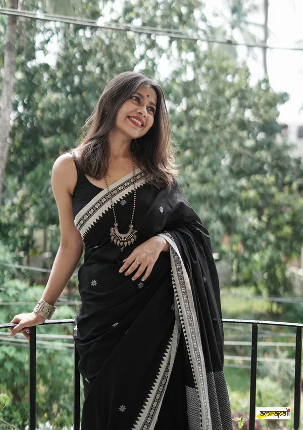 Black_Banarasi_Silk_Traditional_Wear_Saree