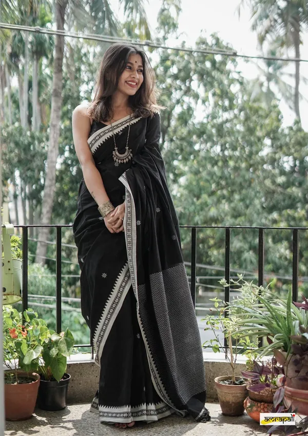 Black_Banarasi_Silk_Traditional_Wear_Saree