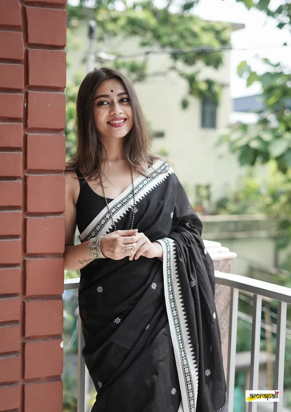 Black_Banarasi_Silk_Traditional_Wear_Saree