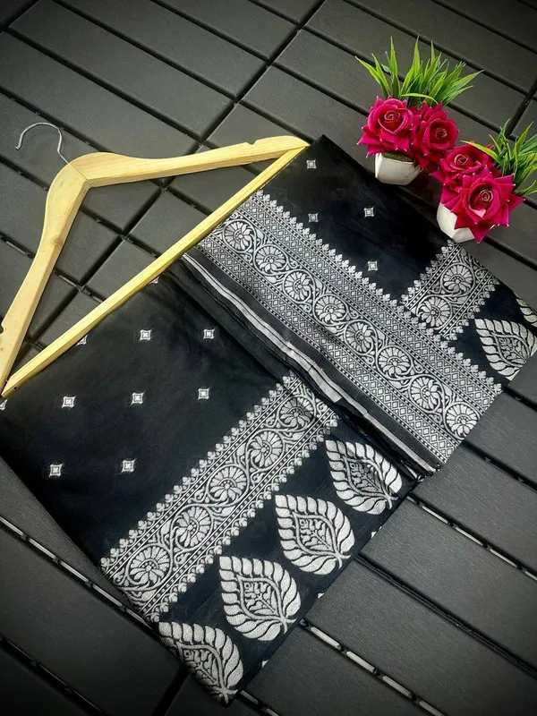 Black_Banarasi_Silk_Traditional_Wear_Saree