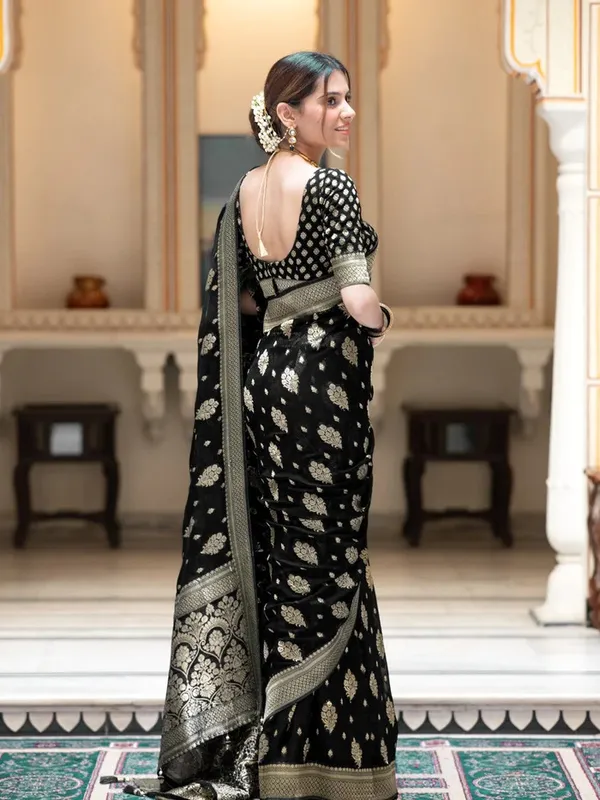 Black_Banarasi_Silk_Traditional_Wear_Saree