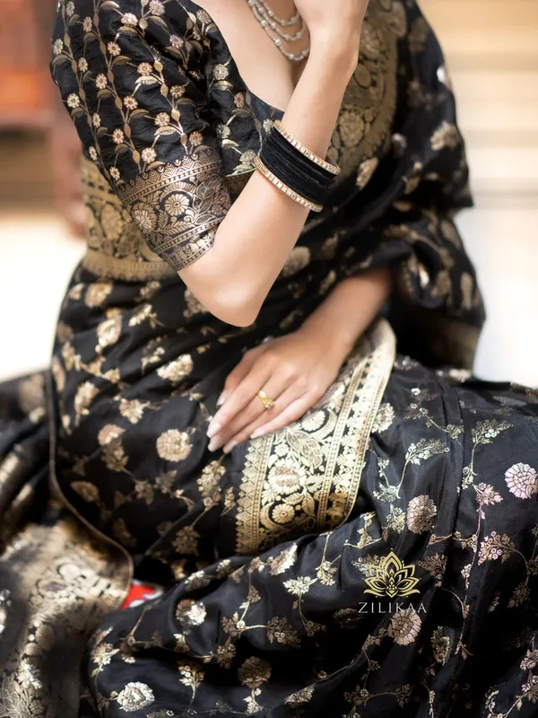Black_Banarasi_Silk_Traditional_Wear_Saree