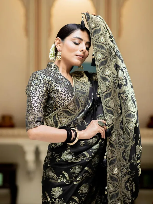 Black_Banarasi_Silk_Traditional_Wear_Saree