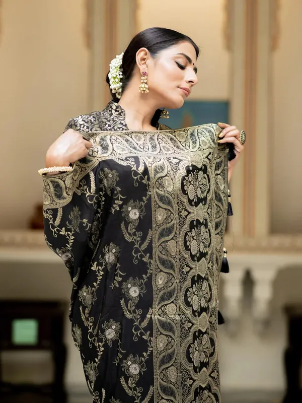 Black_Banarasi_Silk_Traditional_Wear_Saree