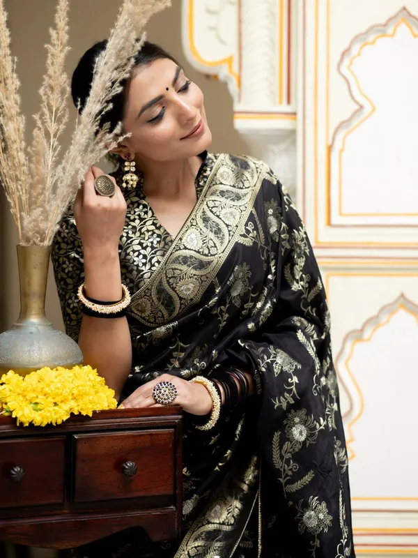 Black_Banarasi_Silk_Traditional_Wear_Saree