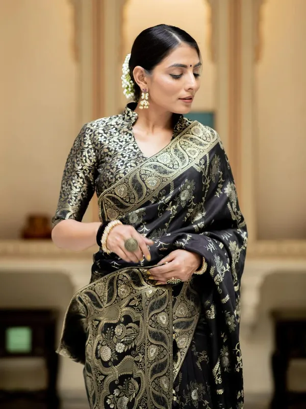 Black_Banarasi_Silk_Traditional_Wear_Saree