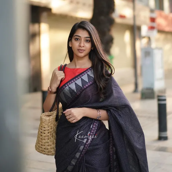 Black_Banarasi_Silk_Traditional_Wear_Saree
