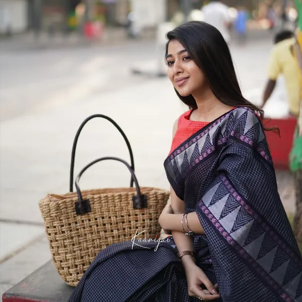 Black_Banarasi_Silk_Traditional_Wear_Saree