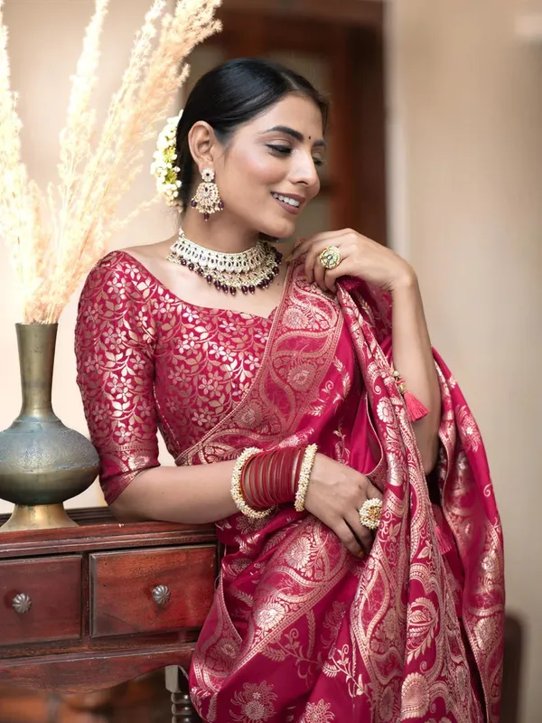 Pink_Banarasi_Silk_Traditional_Wear_Saree