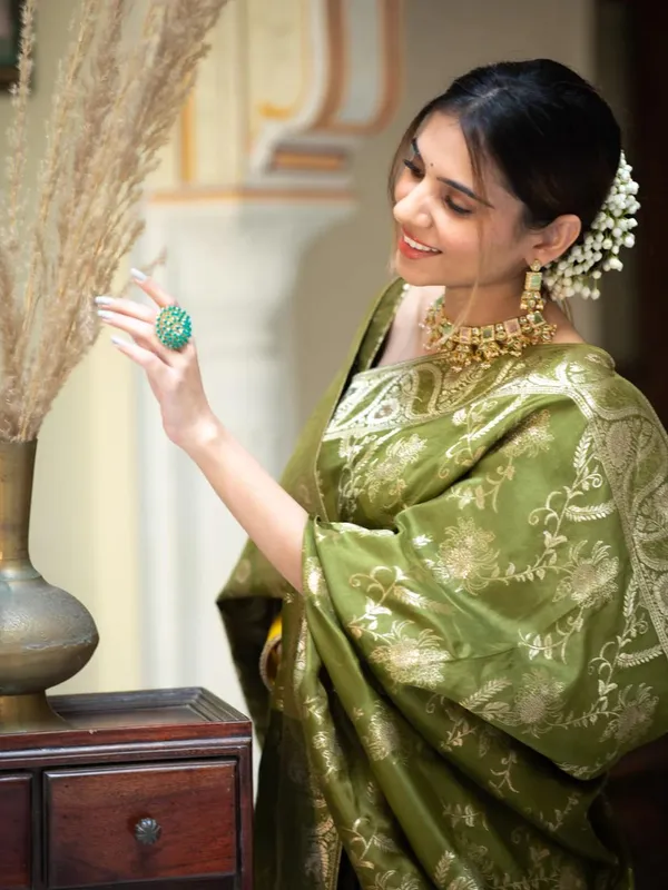 Dark_Mahendi_Banarasi_Silk_Traditional_Wear_Saree