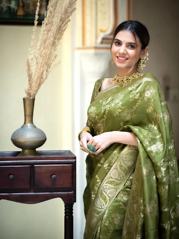 Dark_Mahendi_Banarasi_Silk_Traditional_Wear_Saree