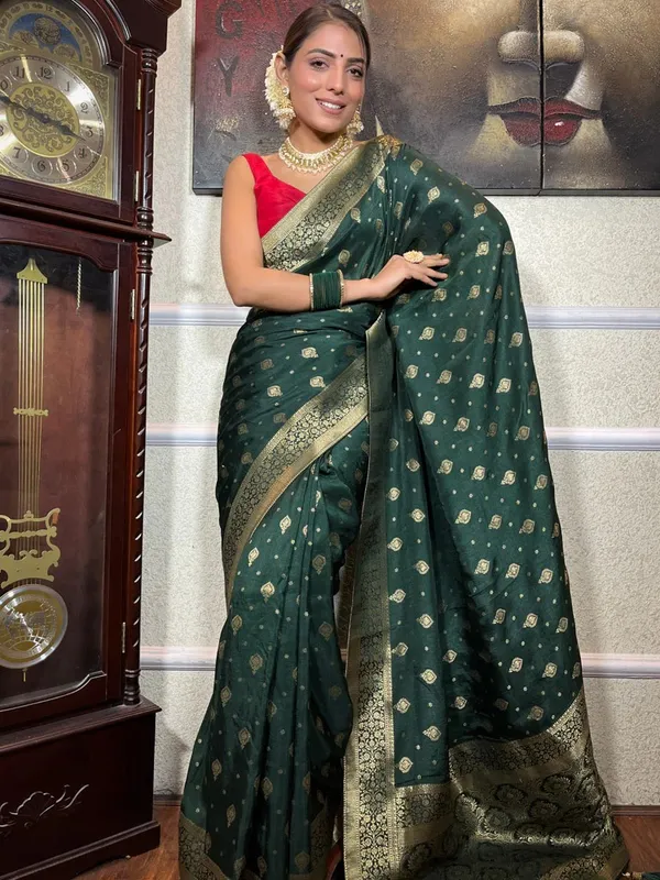 Green_Banarasi_Silk_Traditional_Wear_Saree