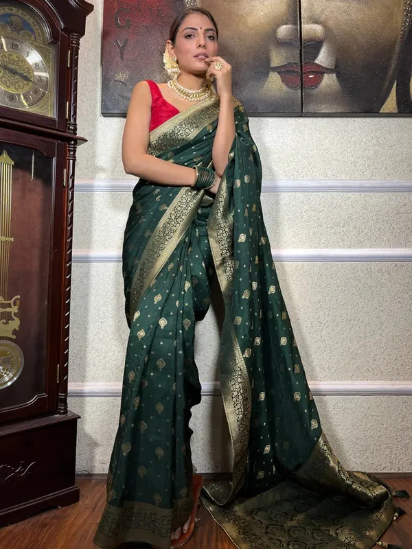 Green_Banarasi_Silk_Traditional_Wear_Saree