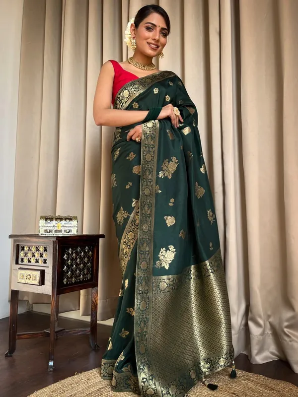 Green_Banarasi_Silk_Traditional_Wear_Saree